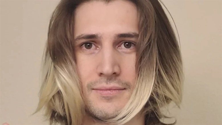 xQc blonde hair surprised selfie