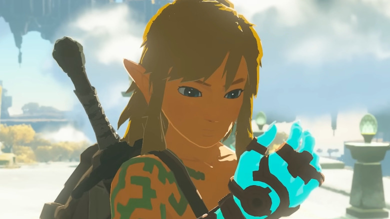 Link looking at glowing hand